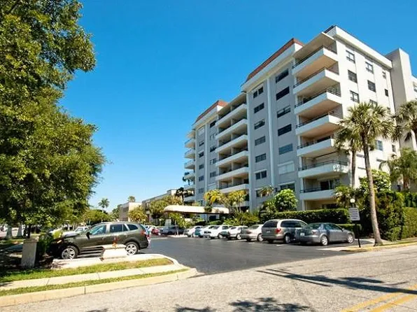 1400 Barcarrota Blvd #201, Bradenton, FL 34205