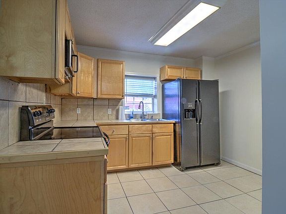 5th image of 520 Meadow Brook Ave