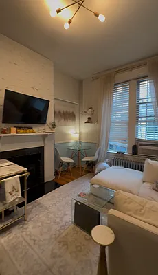 Rented by Denise Rosenblum, LREB | media 4