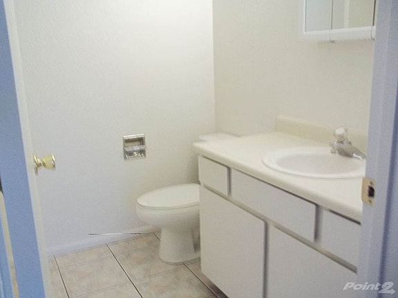 4th image of 3559 Gloria Ave