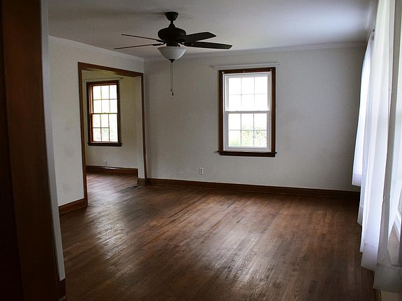 3rd image of 3903 Washington Ave SE