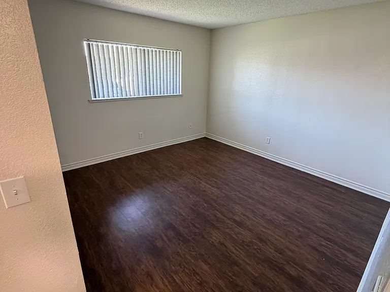 Rancho Vista Apartments — Photo 9