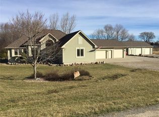 1265 Vista Rd, Ely, IA 52227