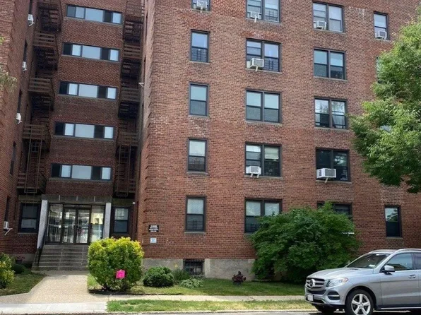 216-10 77 Avenue #1L, Bayside, NY 11364