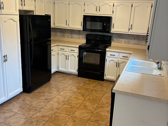 4th image of 1823 Cedar Ridge Rd