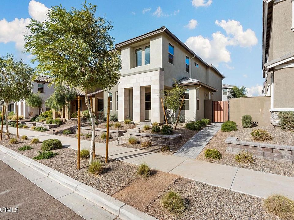 1st image of 2042 W Desert Hollow Dr