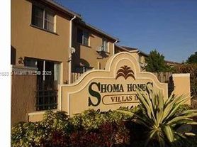 7060 NW 177th St, Hialeah, FL