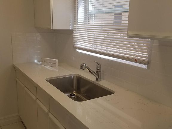 3rd image of 130 Roycroft Ave APT 209