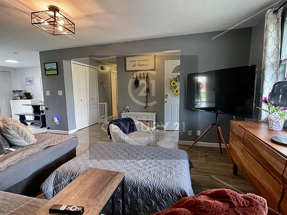 2nd image of 5051 Bluffview Dr