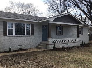 1805 Davy Crockett Cv, Dyersburg, TN 38024