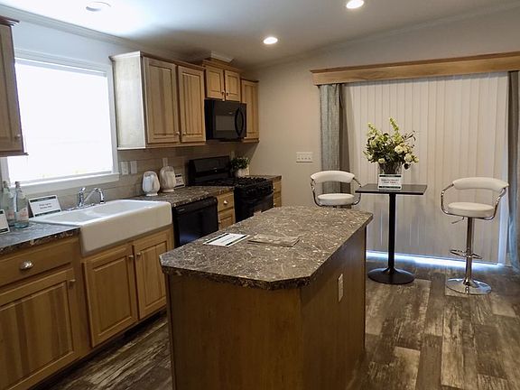 Kitchen with optional Center Island