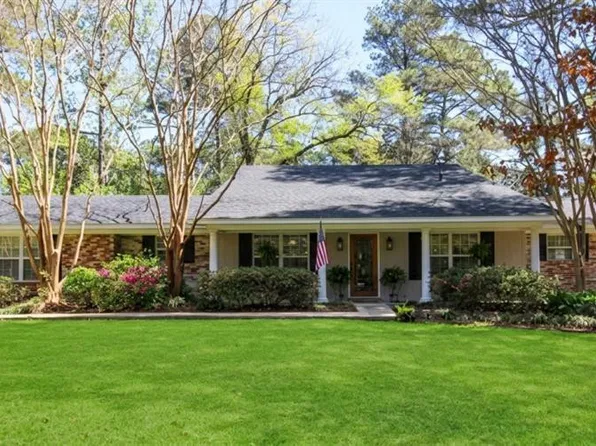216 Iris Park Dr, Pineville, LA 71360