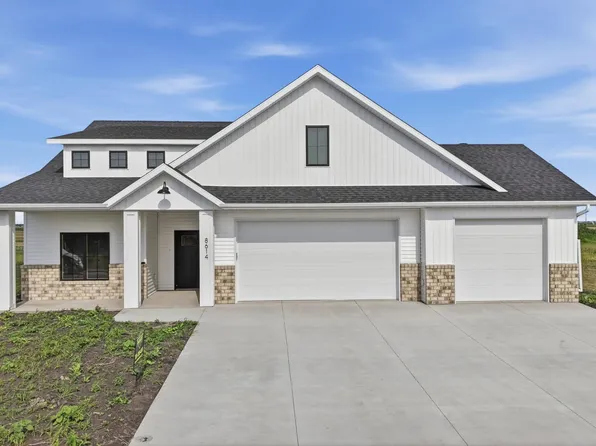 8614 61st St S, Horace, ND 58047