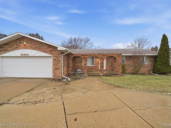 2nd image of 37625 Ryan Rd