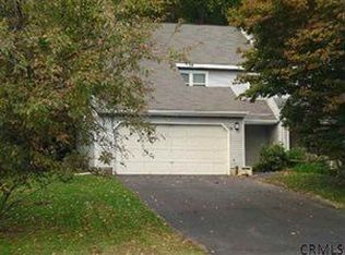 18 Mohawk Trl, Clifton Park, NY 12065
