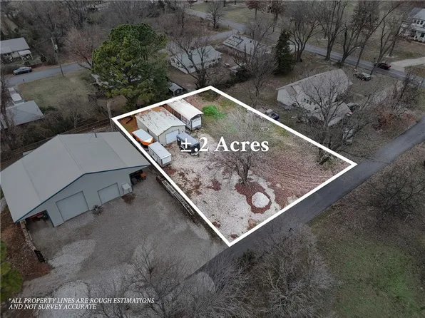 521 Adler St #1, Cave Springs, AR 72718