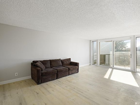 5th image of 290 Red Rock #B