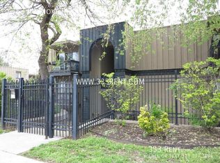 4153 Roanoke Rd APT 15, Kansas City, MO 64111