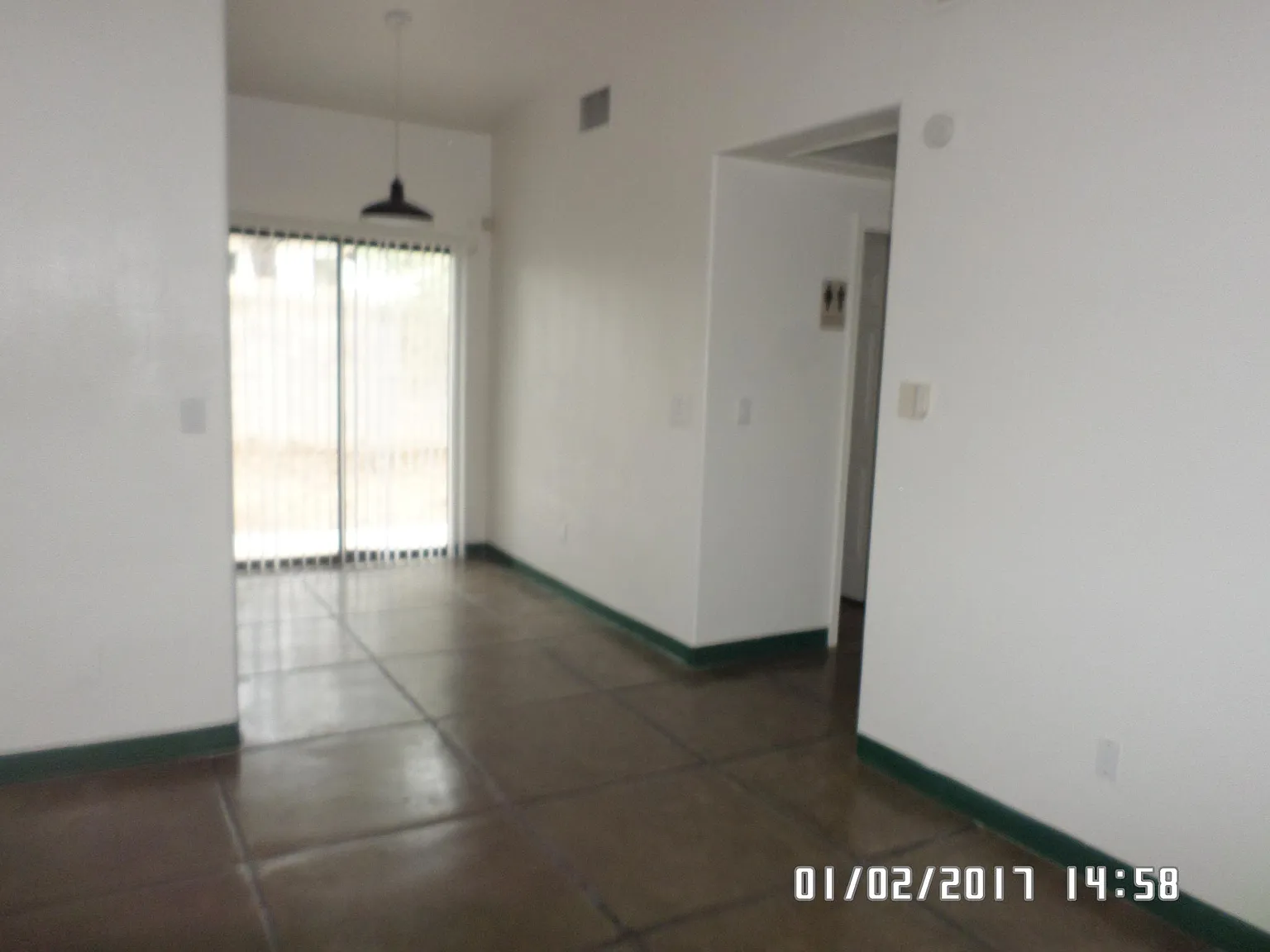 2 bed, 1000 sqft, $1,595 — Photo 4
