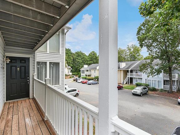 4th image of 907 Augusta Dr SE #900