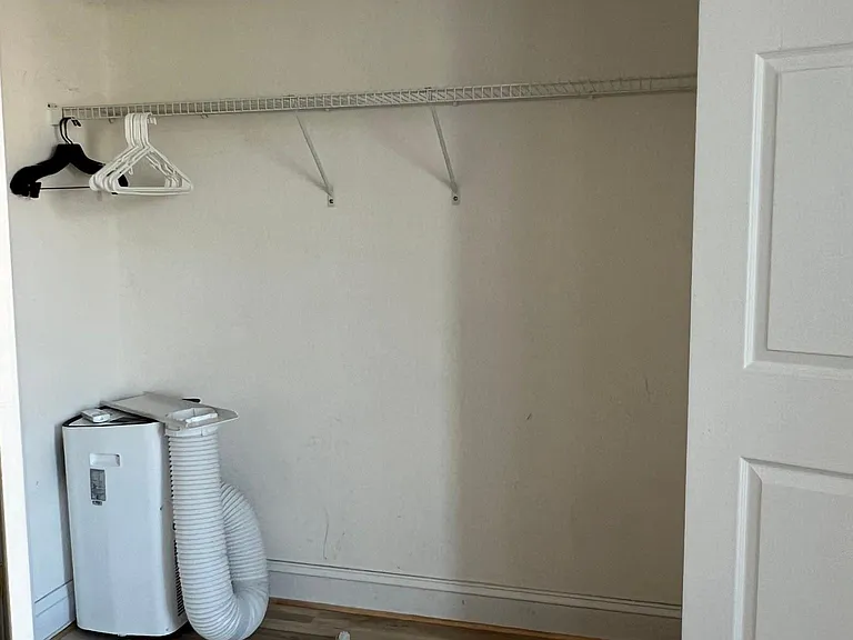 Level 3
Bedroom 2 Closet