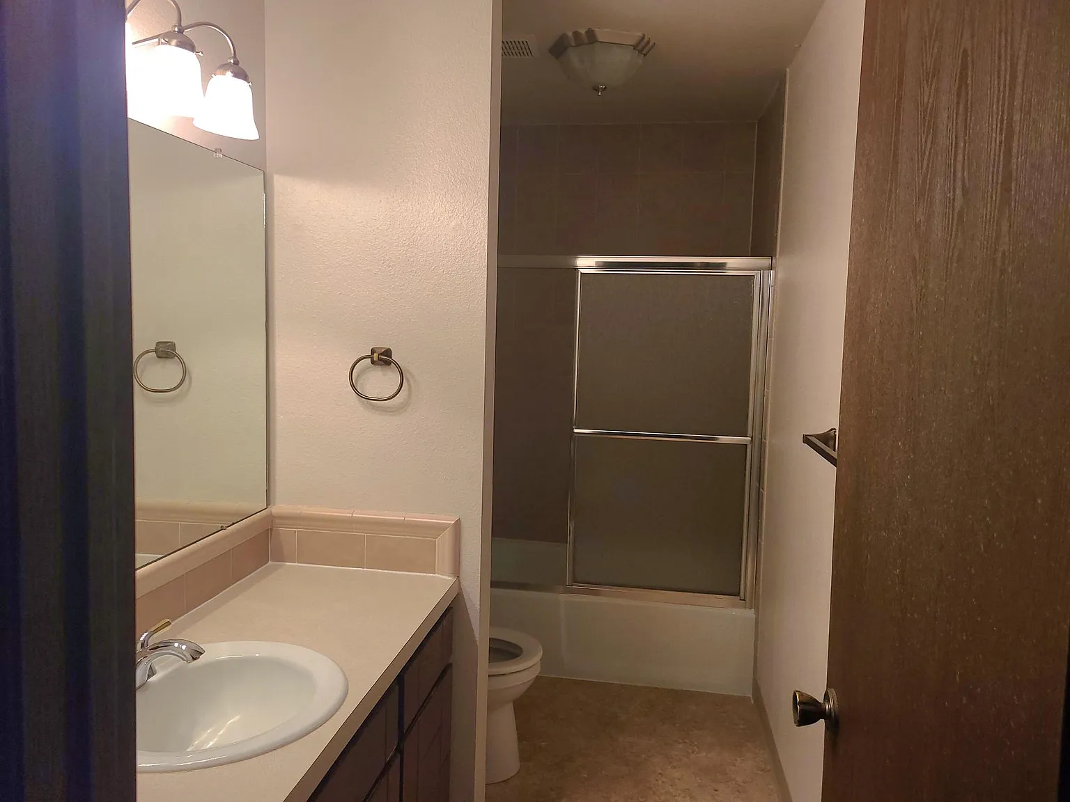 2 bed, 1200 sqft, $1,800 — Photo 3