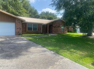 63737 Diamondhead Dr N, Diamondhead, MS 39525