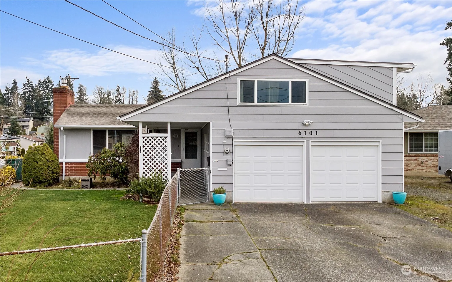 6101 S Wapato Lake Drive photo 1