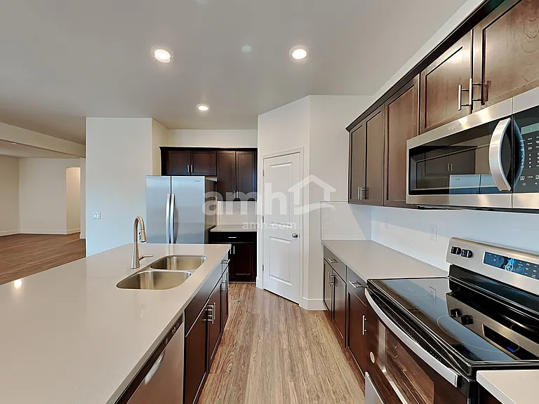 21413 S 231st Way — Photo 3