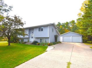 507 6th Ave SW, Warroad, MN 56763