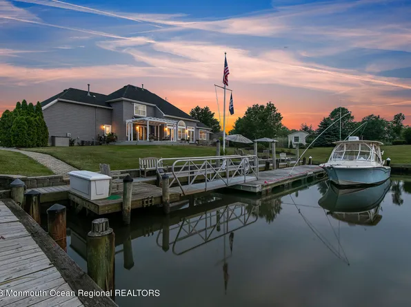 7 Blue Point Cv Cove, Oceanport, NJ 07757