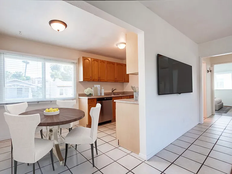 B Street | Apartments Near Balboa Park - Studios, 1 & 2 Bedrooms — Photo 34