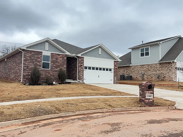 12405 Armstrong Dr — Photo 2
