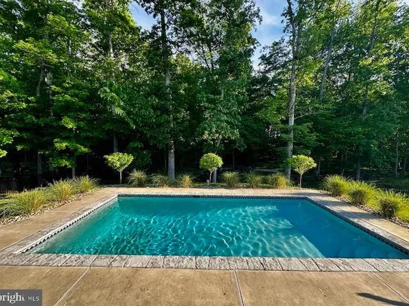 4853 Point Rd, Warrenton, VA 20187
