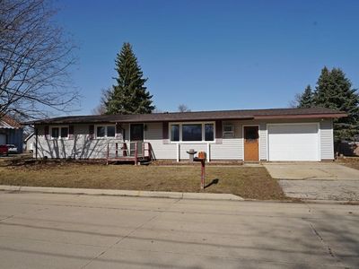 901 18th Ave, Charles City, IA, 50616