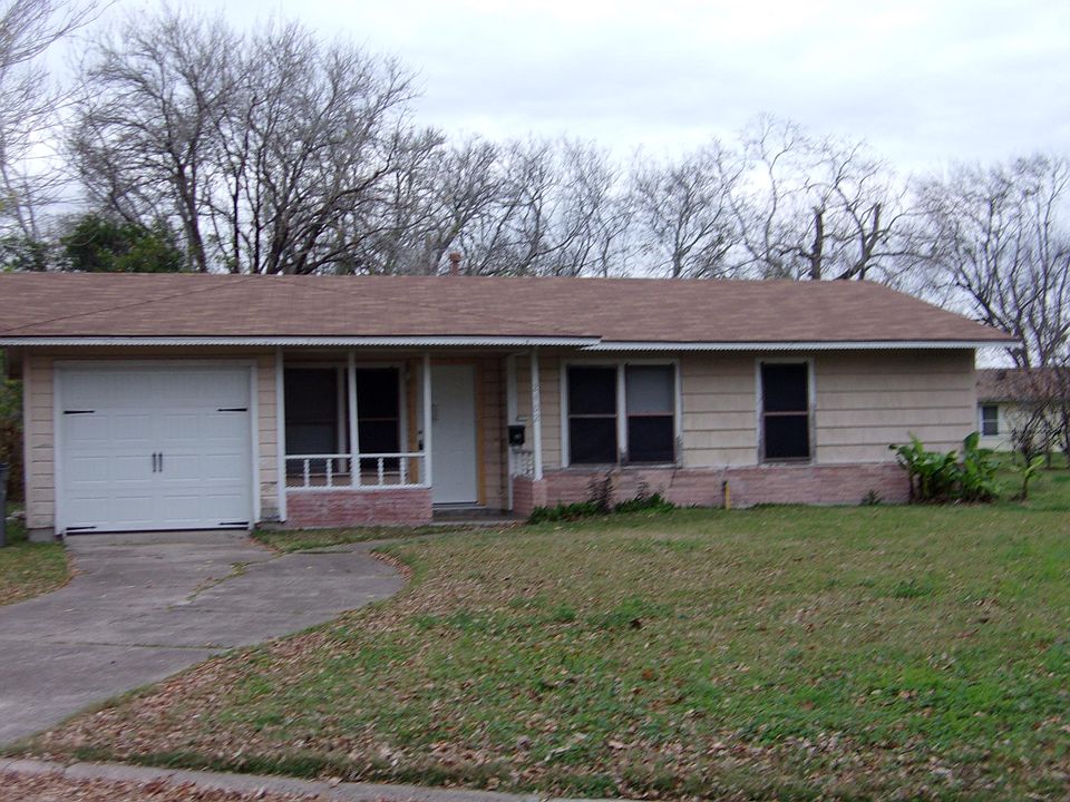 1st image of 2402 Lamar Dr