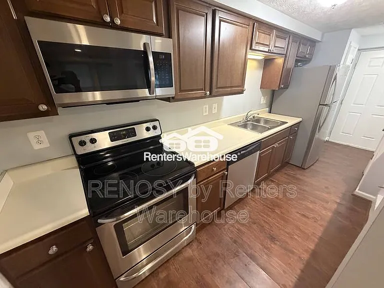 907 Woodbridge Ct #A — Photo 5