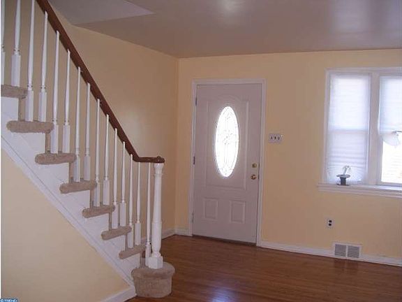 3rd image of 7354 Rockwell Ave