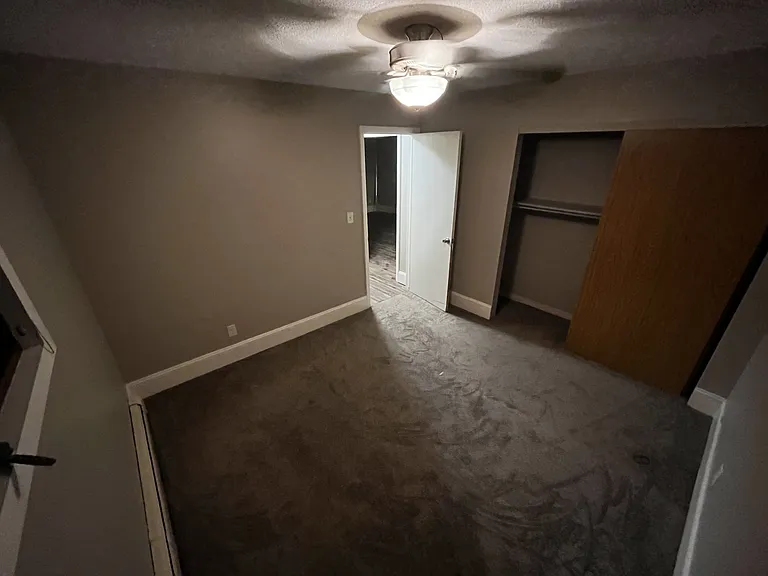 300 2nd St SW #3 — Photo 1