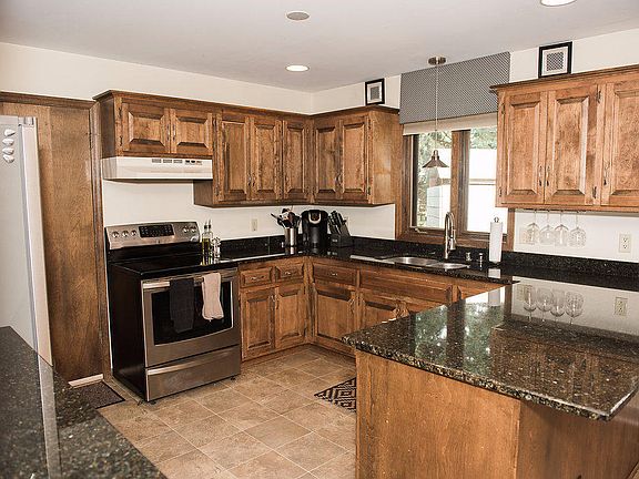5th image of 2109 Bonnie Ln