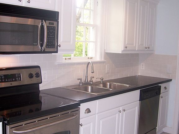Stainless oven, microwave and dishwasher!!