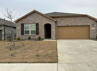 945 Brock Dr, Aubrey, TX 76227