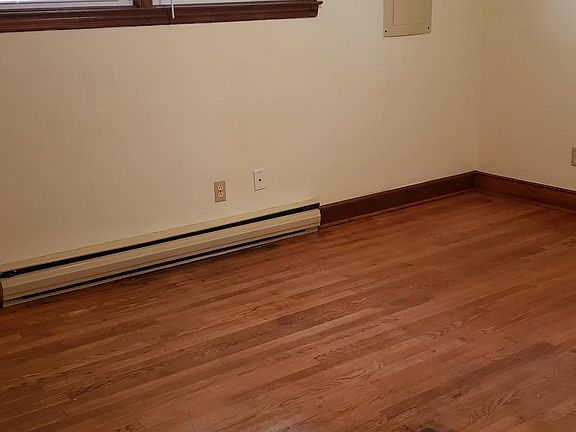 3rd image of 1190 Brown St