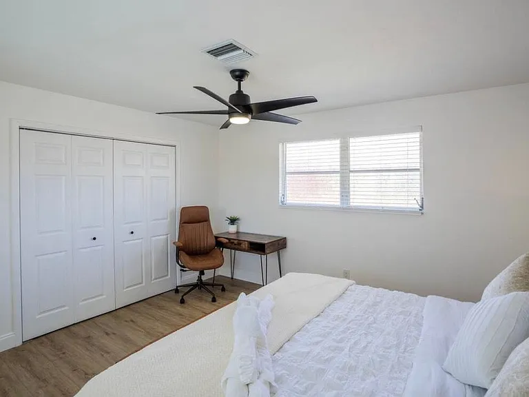 3649 SE 5th Ct — Photo 12