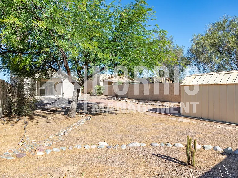 2542 N La Escondida Cir — Photo 26