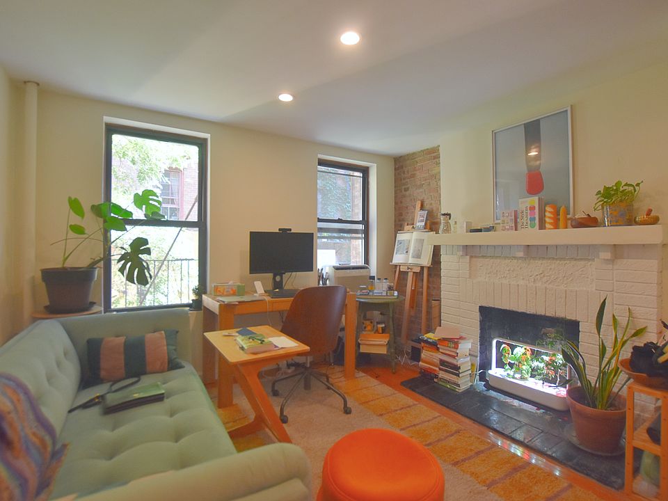 1st image of 11 Cornelia St APT 3R