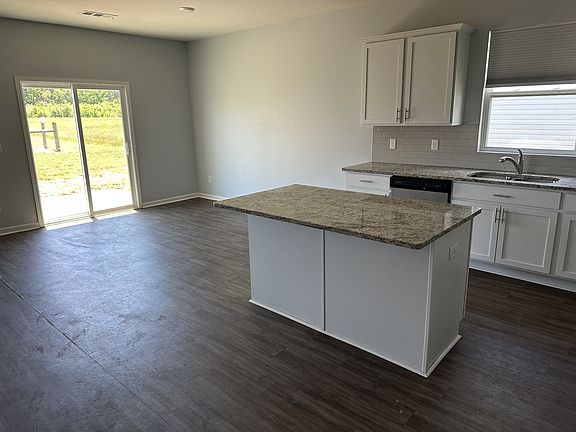 5th image of 534 Samuel Lee Ln