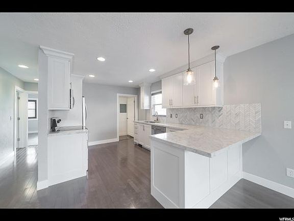 3rd image of 1034 E Kensington Ave