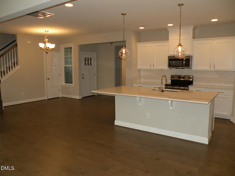132 Tree Hill Ln — Photo 5
