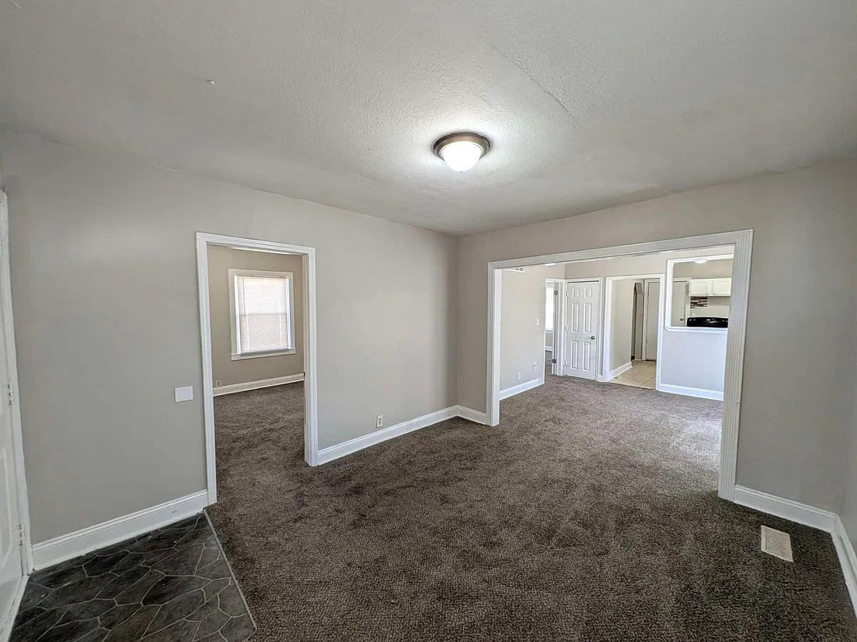 5817Park — Photo 2
